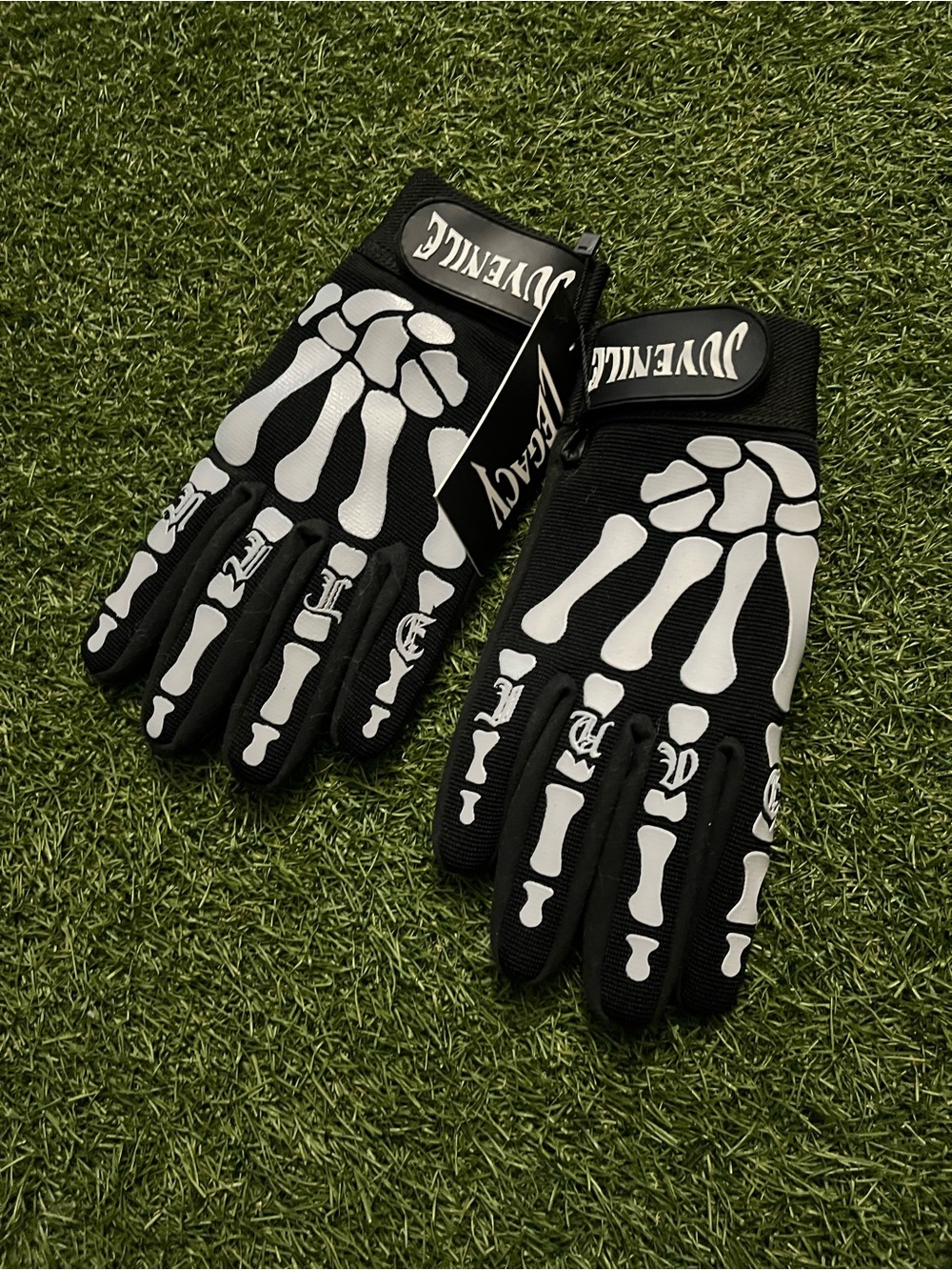Black Men’s Gloves with White Skeleton Print - Unbranded